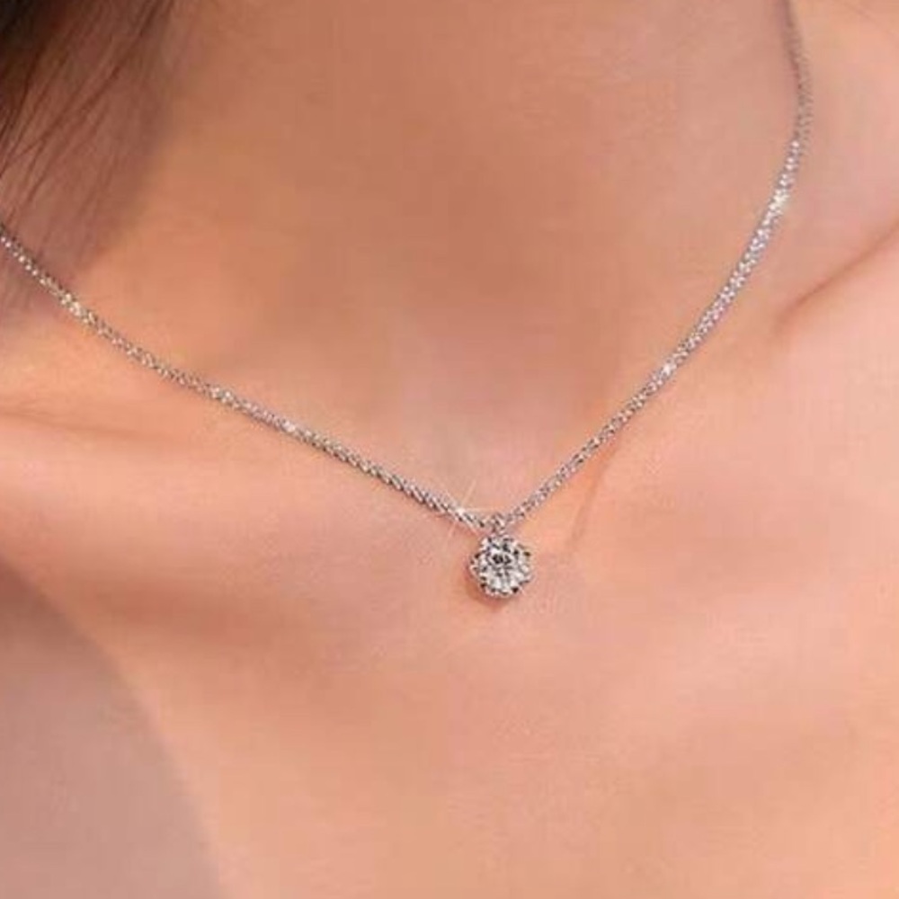 Elegant Rhinestone necklace